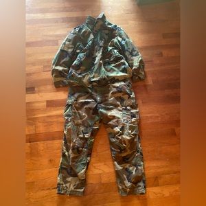 Vintage - combat camo hunting clothing men’s size XXL pants & XL jacket